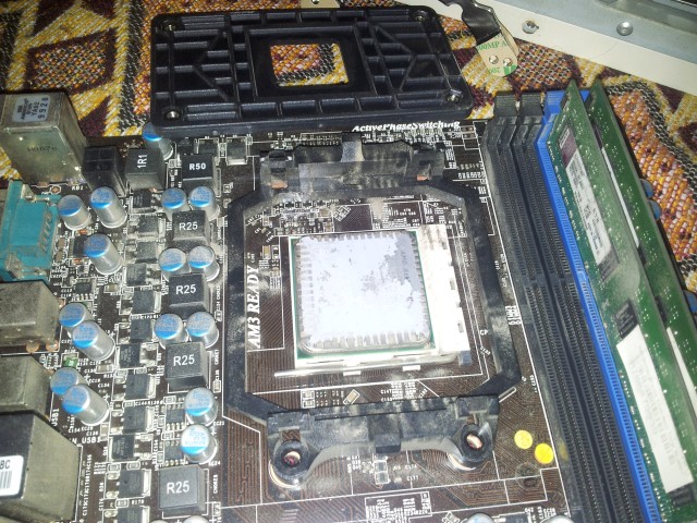  Arkadaşlar CPU için fan aldım elimde kaldı sanırım :(