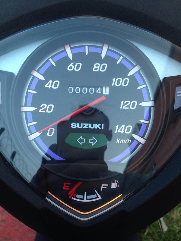  Suzuki ADRESS  14 jant scooter 113cc enjeksiyonlu ANA KONU(100km de   1.96lt tüketen  yakıt cimrisi)