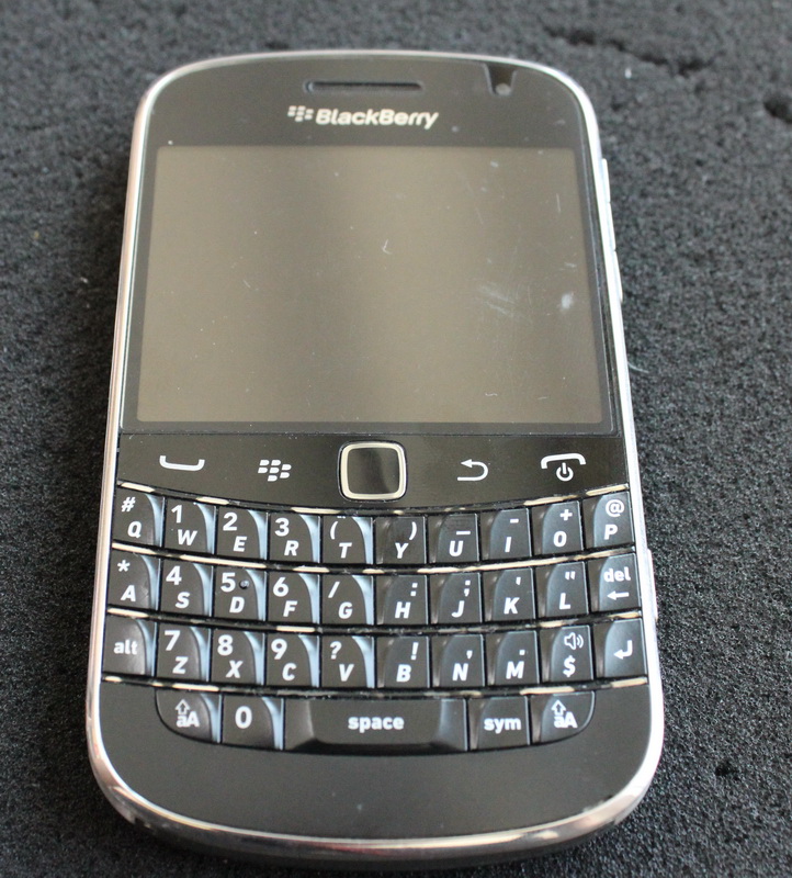  Satilik Siyah BlackBerry Bold 9900 Satıldı