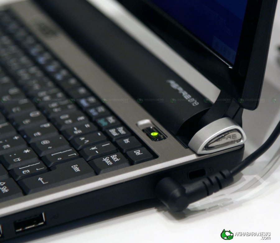  ACER Aspire One...