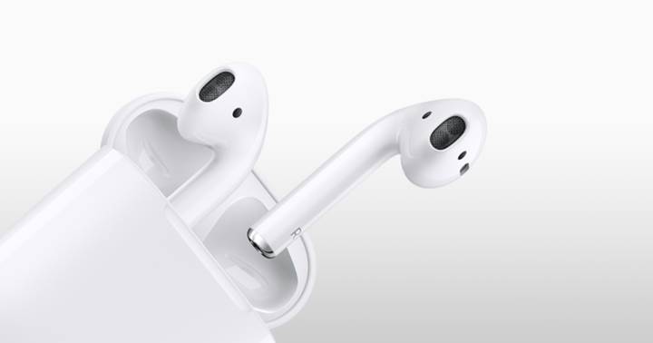 Apple'ın AirPods'ları piyasadaki kablosuz kulaklık gelirlerinin %85'ine sahip