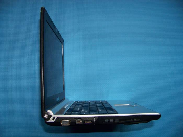  NETBOOK İLE TAKASLIK NOTEBOOK - 1,8KG - 8HÜCRELİ BATARYA - FULL KUTULU GARANTİLİ