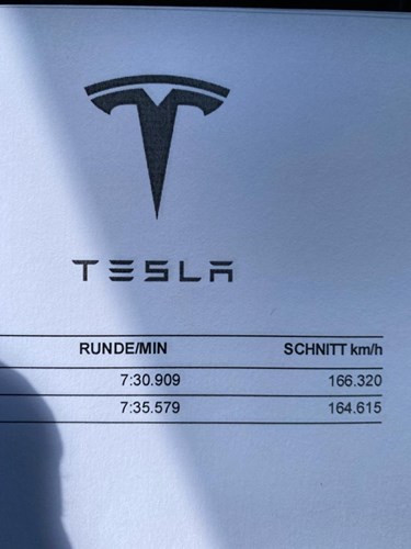 Tesla Model S, Nürburgring'de yeni bir rekora imza attı