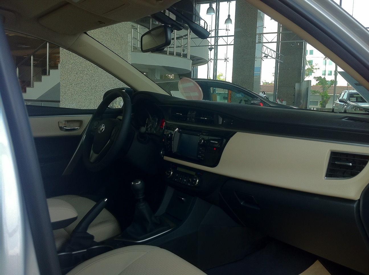  Yeni Corolla, 1.4 d4d MMT ve 1.6 Multidrive s: Test Sürüşü, İncelemesi ve Karşılaştırması.
