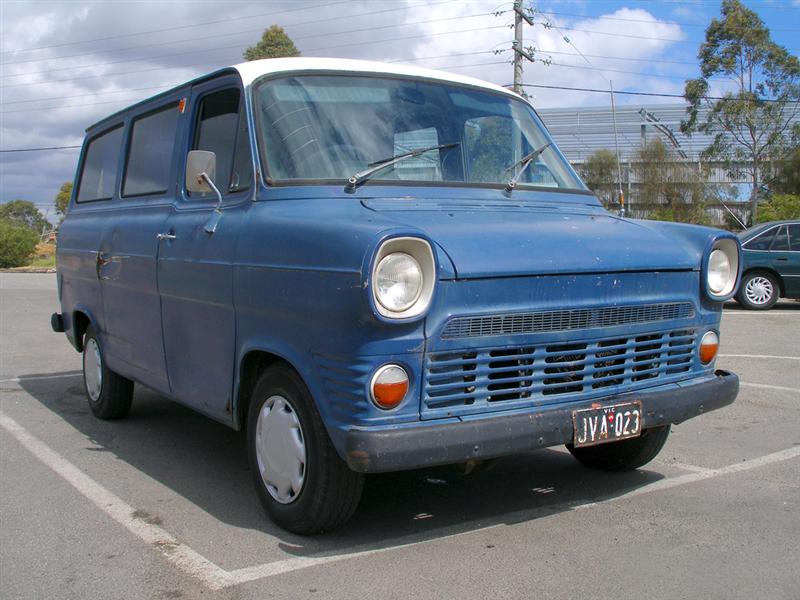  70 li yılların Ford Transit Minibüsü