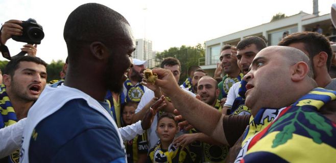  GS'li Basketçi Jawai FB Futbol Takımı Antrenmanında!