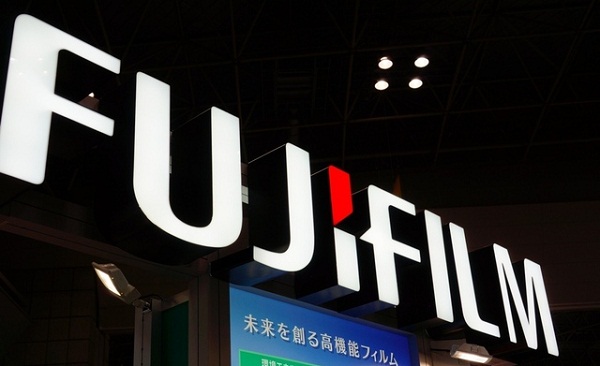 Fujifilm, dokunmatik ekranların üretim sıkıntılarını azaltabilecek yeni bir çözüm sunuyor