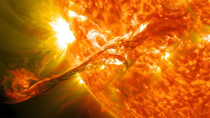 NASA, Dünya'yı etkileyen devasa Güneş patlamasının çarpıcı videosunu yayınladı