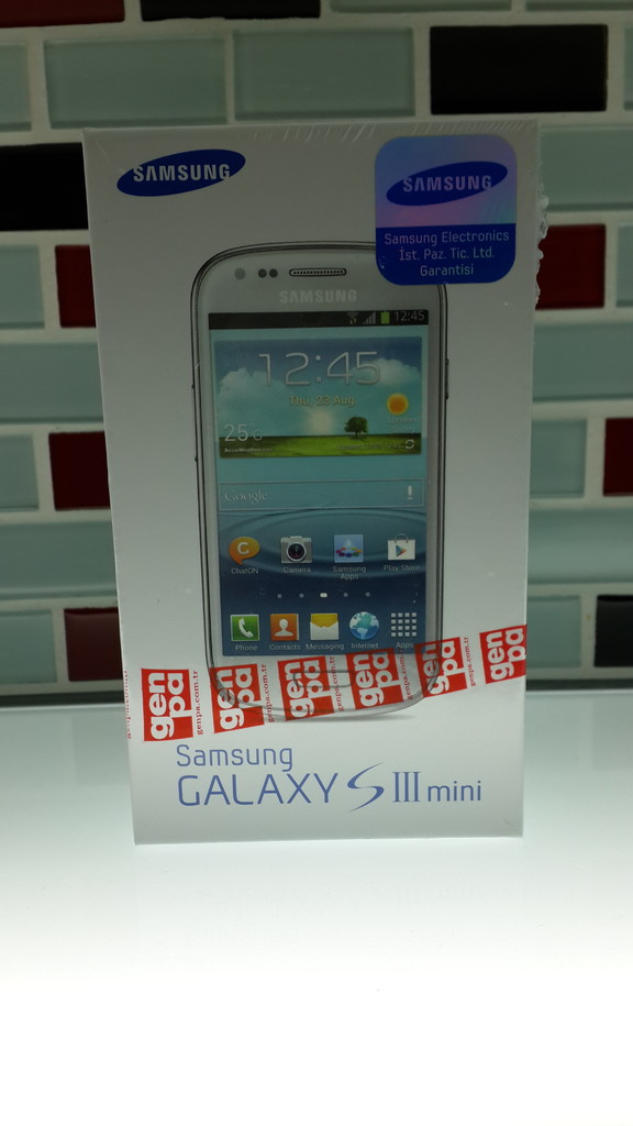  Samsung Galaxy S3 Mini Açılmamış kutusunda