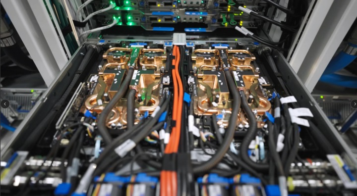 Microsoft, OpenAI için dünyanın ilk Nvidia GB300 süper bilgisayarını kurdu