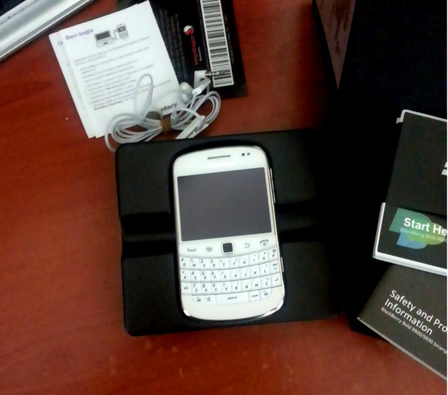  (SATILDI) Blackberry Bold 9900 Beyaz Renk