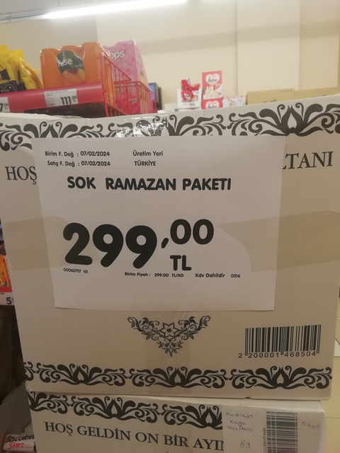 ŞOK Ramazan erzak paketini iftiharla sunar