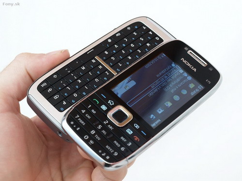  ^^ Nokia N82 | S60 3.1 - 2.4' QVGA LCD | 5MP - Xenon Flash - AF | WLAN - GPS ^^