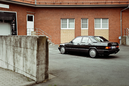  Mercedes 190d için photoshop çalışmalı jant anketi.