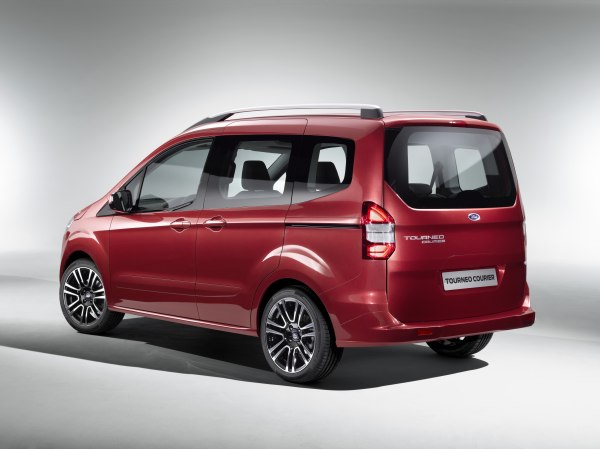  Yeni (2014) Ford Tourneo Courier.. önü olmamış bence