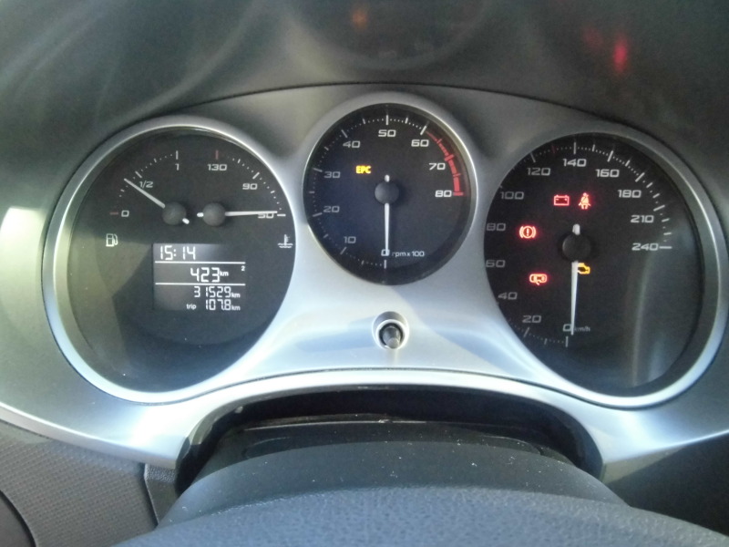  İlk Sahibinden 2010 SEAT LEON 1,6 STYLANCE 32.000 Km'de KIRMIZI