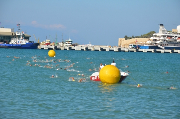  Kuşadası’nda Triatlon Tamamlandı