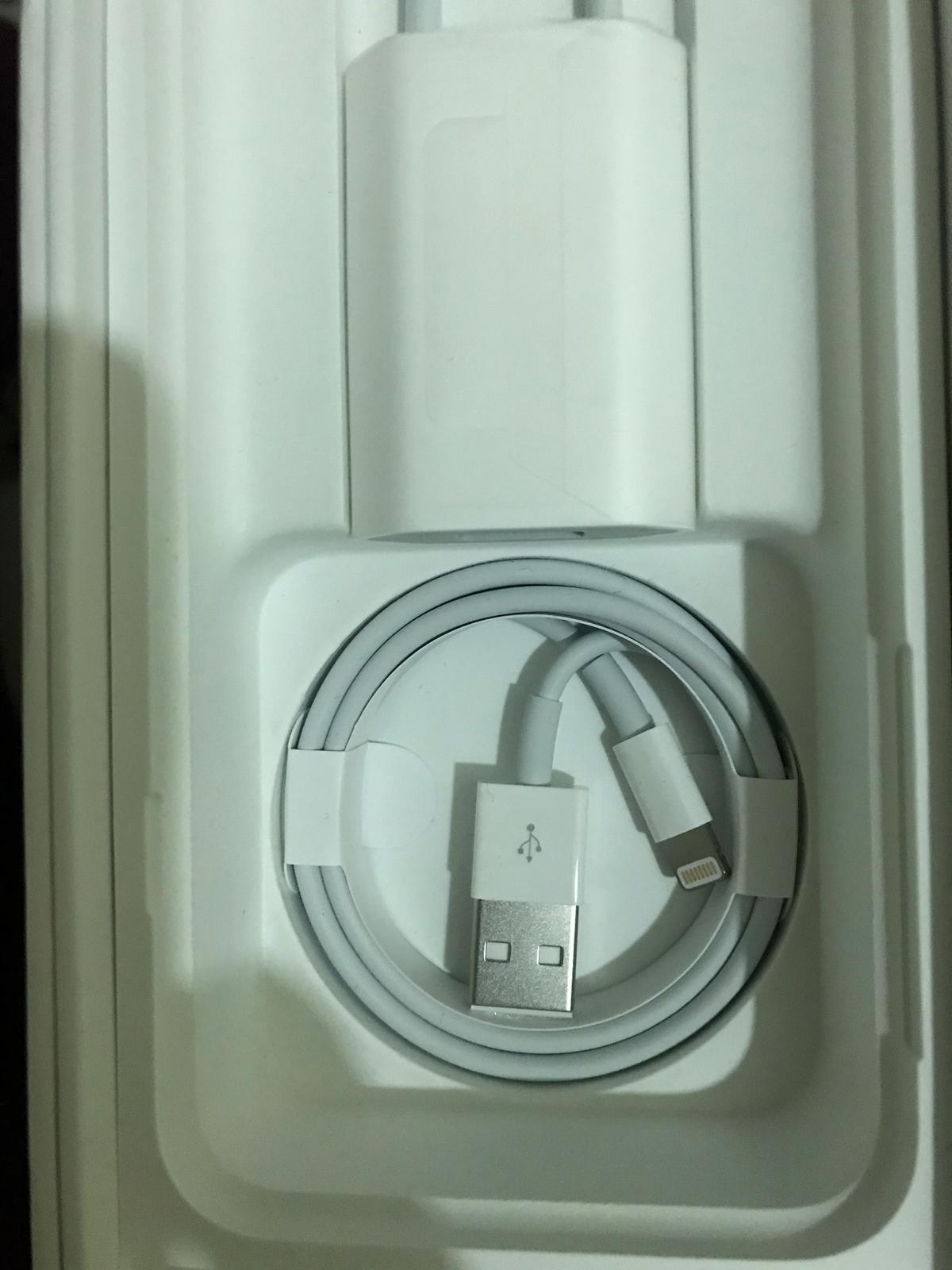 SIFIR iPhone 7 kutusundan 2 Apple Adaptör, 2 Earpods kulaklık 1 Lightning Kablo. Adet 40 TL