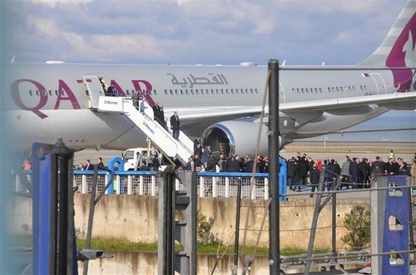  Erdoğan, Katar Emirini 50 Lüks Araçla Havalimanında Karşıladı