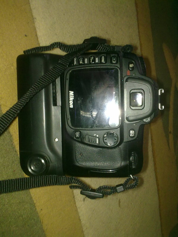  TERTEMİZ NİKON D80+18-55+BATTERY GRIP+FOTOĞRAFLI FİYAT DÜŞTÜÜ