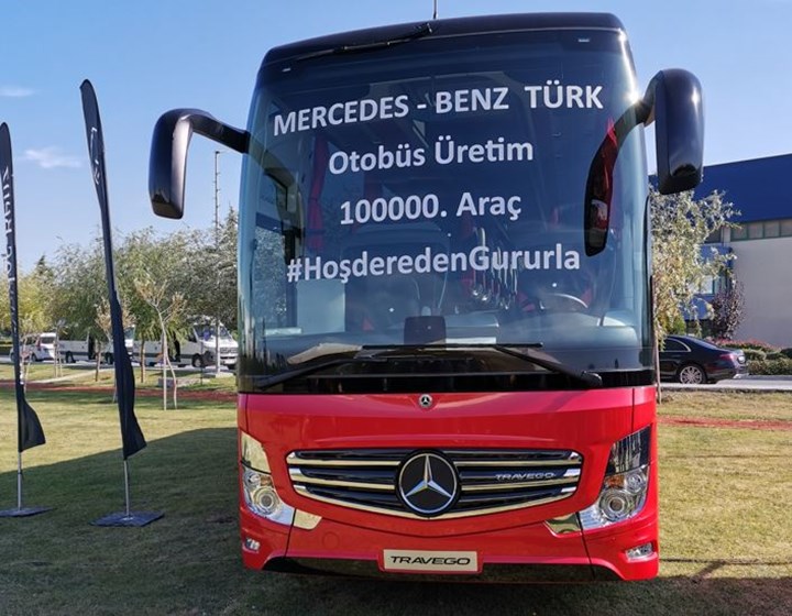 Mercedes-Benz Türk, 100 bininci otobüsünü banttan indirdi