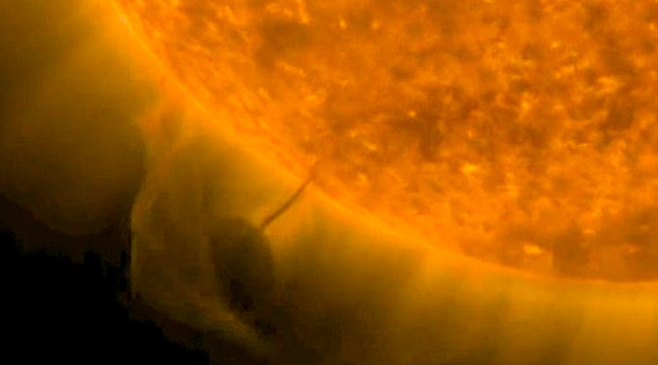  NASA'dan Şaşırtan Görüntüler (Güneşe Yaklaşan Bir Nesne)