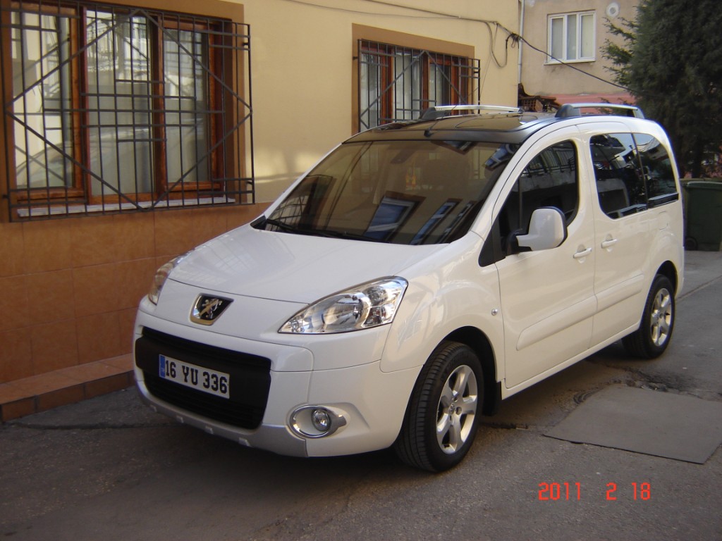 Peugeot partner tepee b9. Пежо партнер 2011.