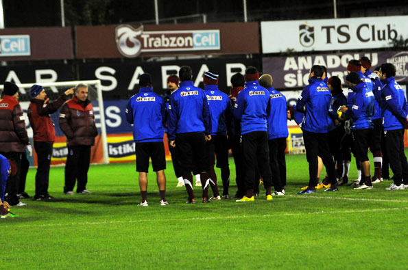  TRABZONSPOR 10/11 Sezonu Maç Konusu | Trabzonspor STSL'i 2. Olarak Tamamladı