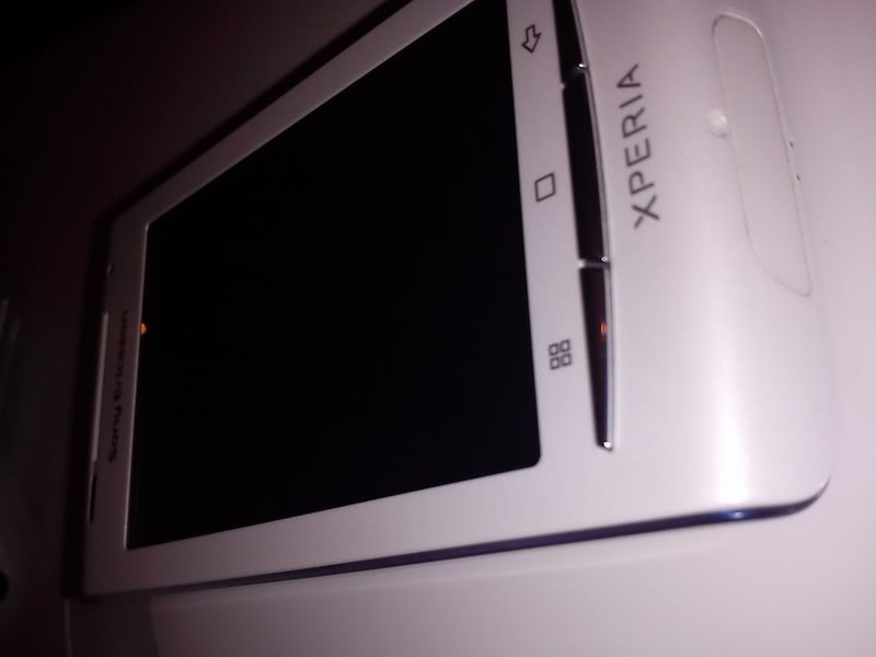  Xperia X8 + Sıfır Ayarında + Full Kutulu + GARANTiLi + 4GB Hafıza Kartlı