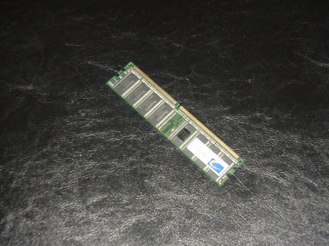  *** 1GB TWINMOS DDR400 CL 2.5 !! 60 YTL !!