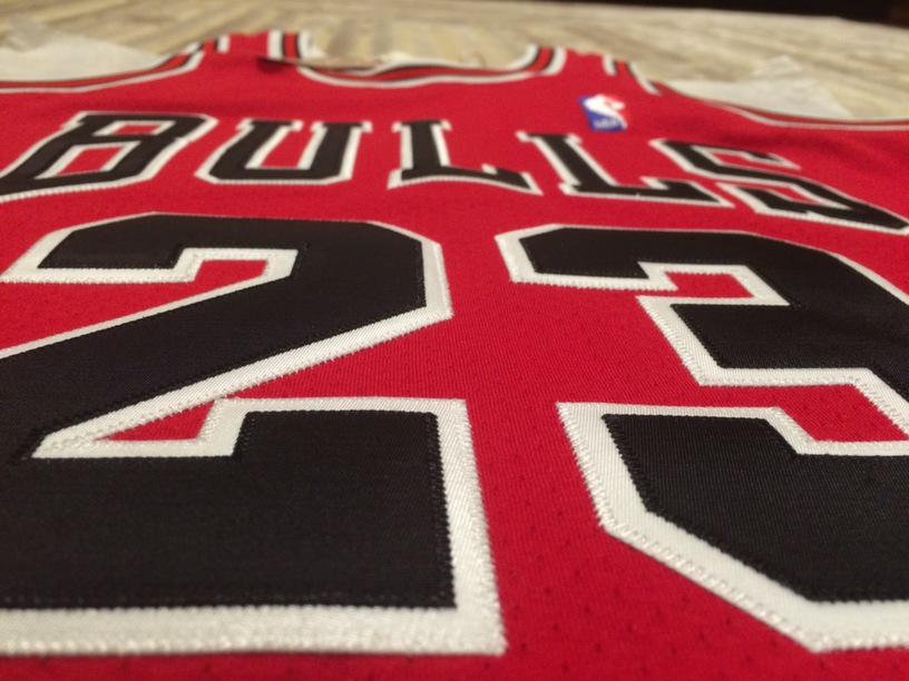 Satılık Mitchell & Ness marka orjinal Michael Jordan forması