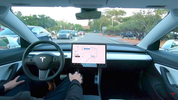 Tesla, Kaliforniya'da önemli bir davayla karşı kaşıya: Satışları yasaklanabilir