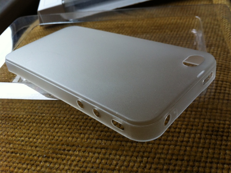  iphone4 aksesuarlarımı satıyorum uygun fiyata(element case ve digerleri...)