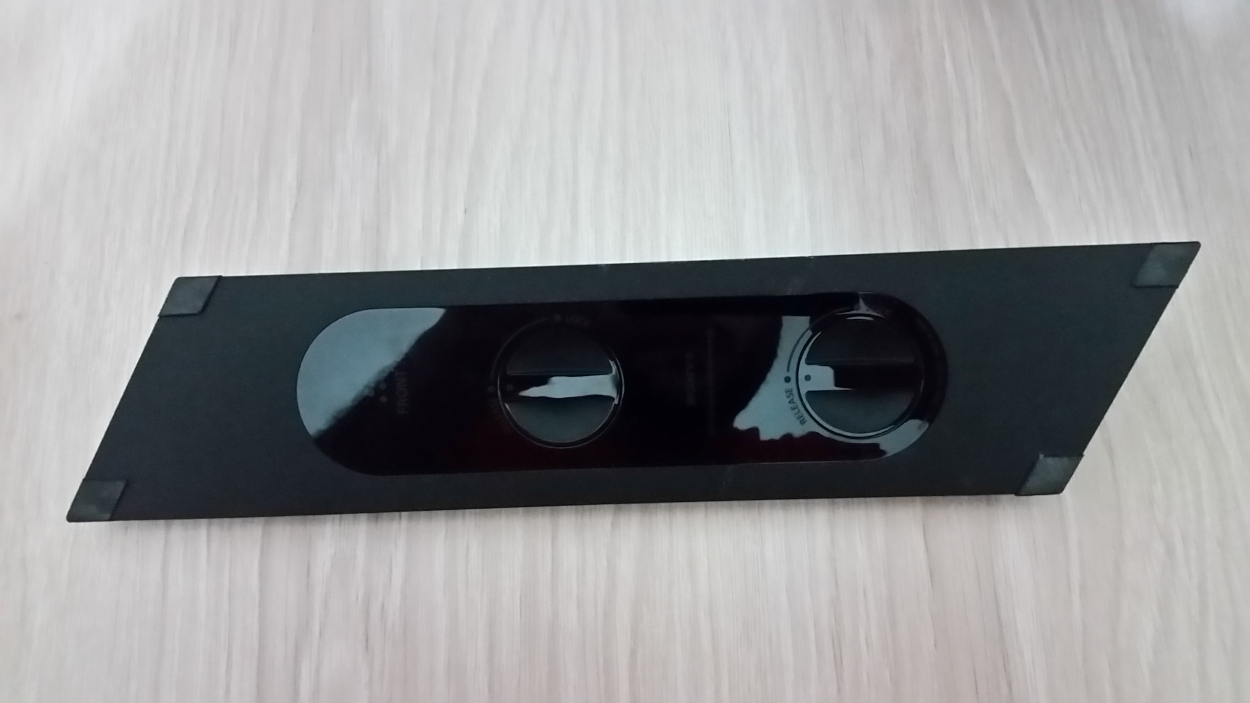  PS4 + 2 adet DS4 + Vertical Stand +Gold Wireless Headset 7.1. Kablosuz Kulaklık + 4 Adet Oyun (Pri)