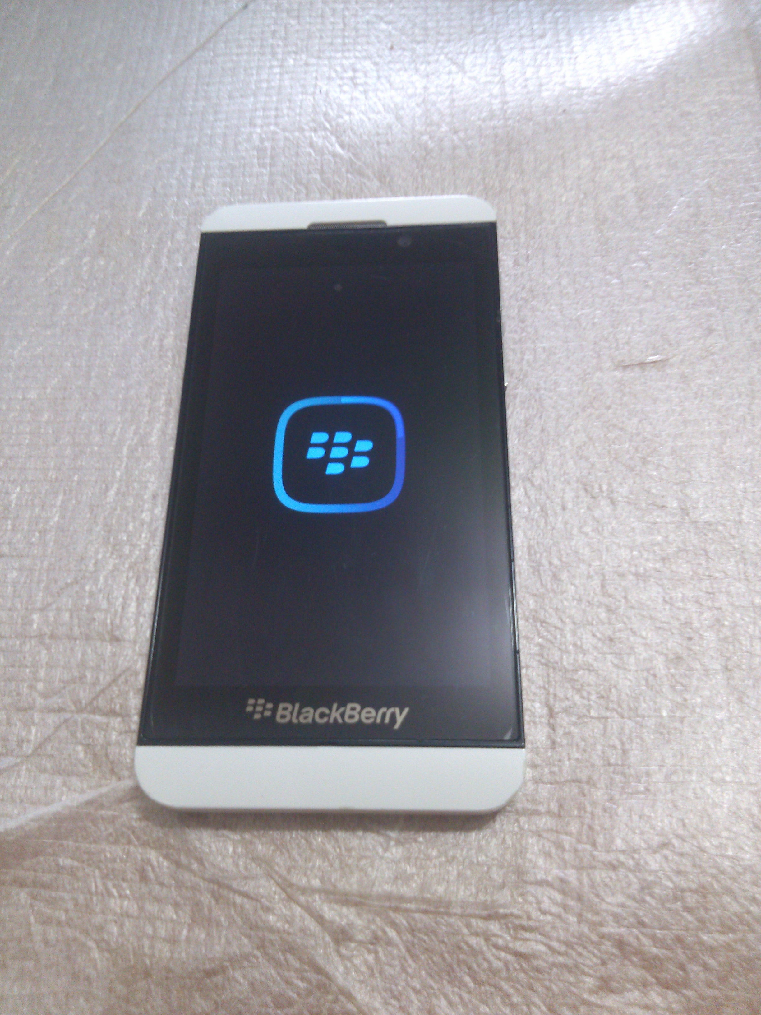  **Acil** BB Z10 Beyaz 650TL