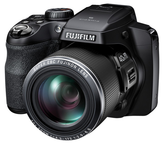 Fujifilm'den 40 kat optik yakınlaştırma sağlayan fotoğraf makinesi, 'S8200'