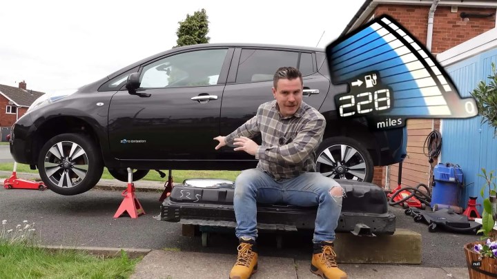 15 yaşındaki Nissan Leaf’in bataryası değiştirildi, menzil iki katına çıktı