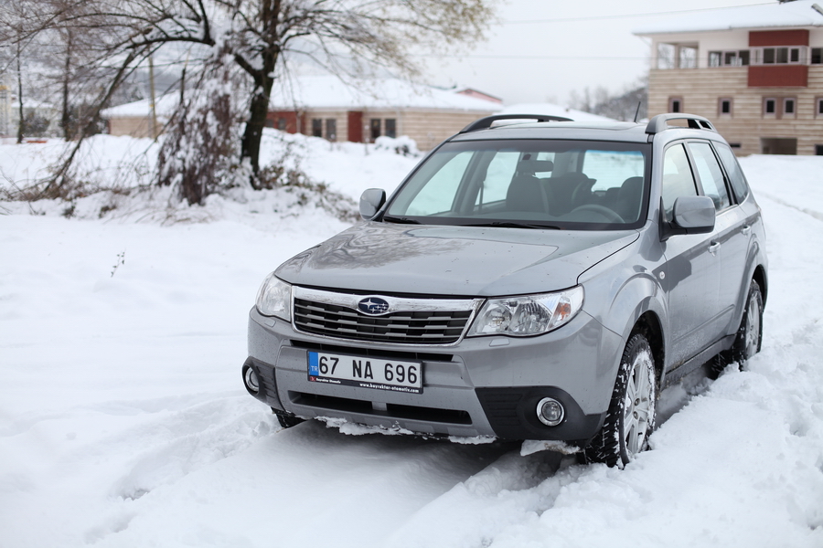  Corolla gitti, Forester geldi.(Yeni Fotoğraflar+Videolar))