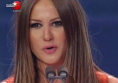  FOX TV ANA HABER SUNUCUSU 'NAZLI TOLGA'