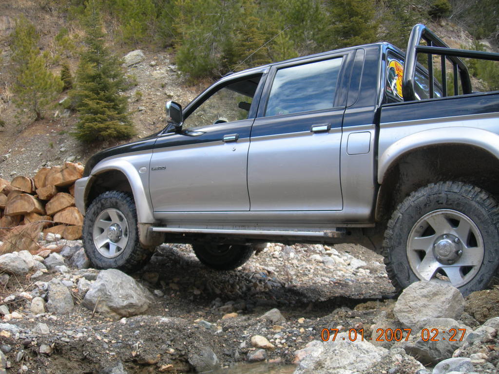  Toyota Hilux DC AB Comfort Çift Kabin 2006 model 26.800 ytl alınırmı