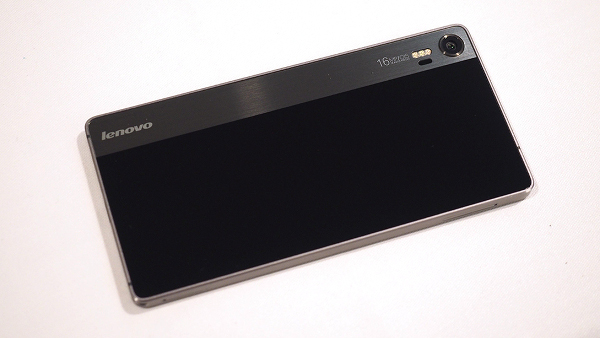 MWC 2015 : Lenovo'dan kamera odaklı Vibe Shot akıllı telefon
