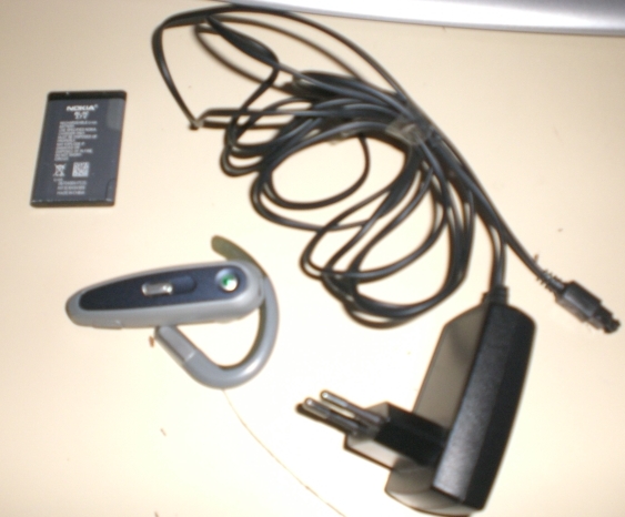  satılık sony... Bluetooth kulaklık + şarz aleti = 40 tl