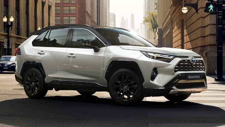 2023 Toyota RAV4, multimedya ve güvenlik odaklı bir dizi güncellemeyle geliyor