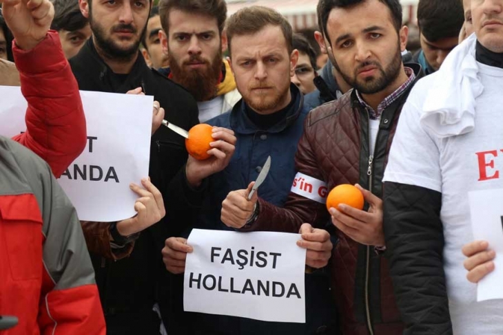 Hollanda, 'Ermeni soykırımı yasa tasarısı'nı kabul etti