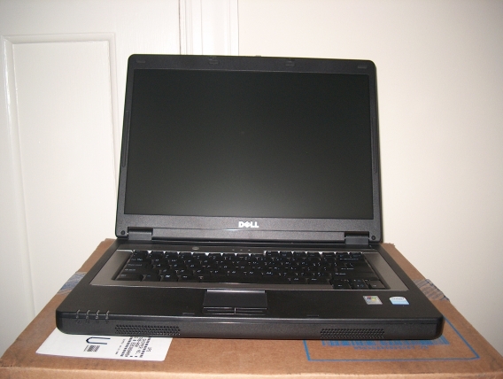  Dell İnspiron 1300 sıfır gibi.