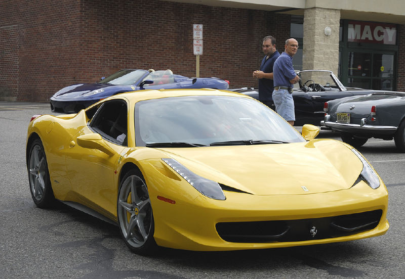  LAMBORGHINI LP 560 Vs FERRARI F458 ITALIA