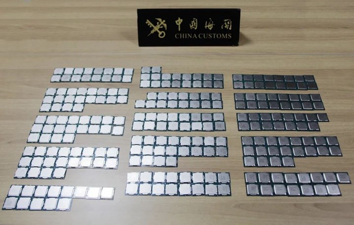 Vücuduna 256 adet Intel işlemciyi streç filmle saran Çinli kaçakçı yakalandı