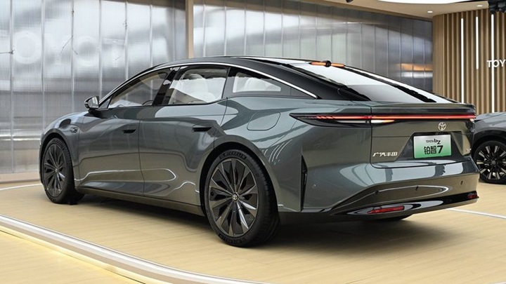 Toyota'nın uygun fiyatlı Tesla Model S rakibi piyasaya çıkıyor: İşte fiyatı