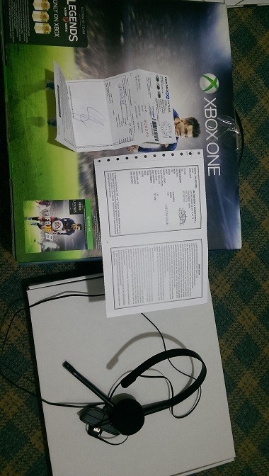  Xbox One + Fifa 16 + GTA +Star Wars + Yan ürünleri Ürün satıldı!