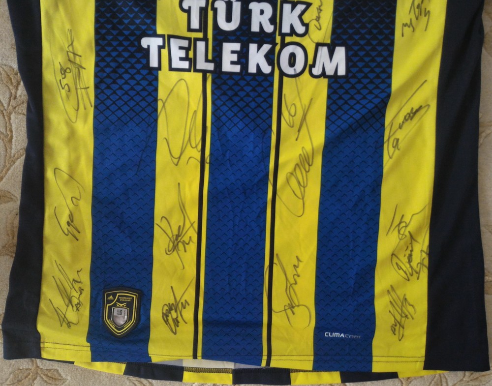  Orjinal Sıfır Fenerbahçe 2012 Kadro İmzalı Efsane Çubuklu Maç Forması+Large+150 TL Oldu!!!